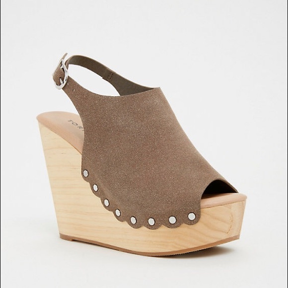 torrid Shoes - Torrid Suede & Wood Platform Wedge